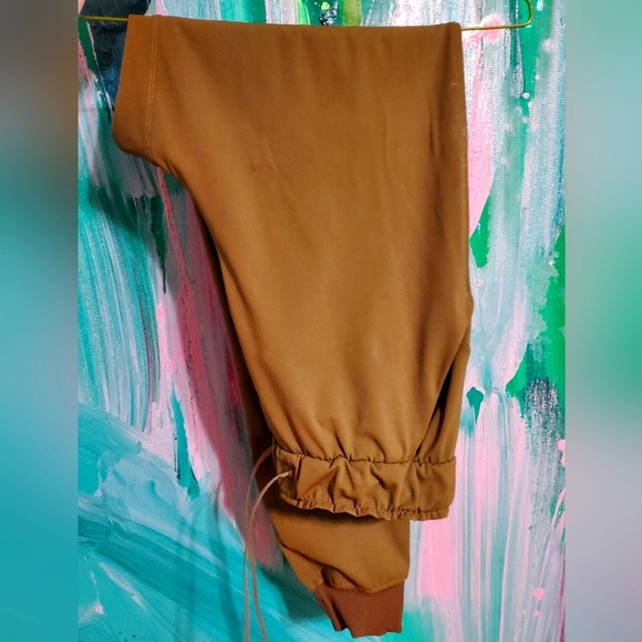 Lululemon On The Fly Jogger Color -Java Size 6 - Picture 2 of 4